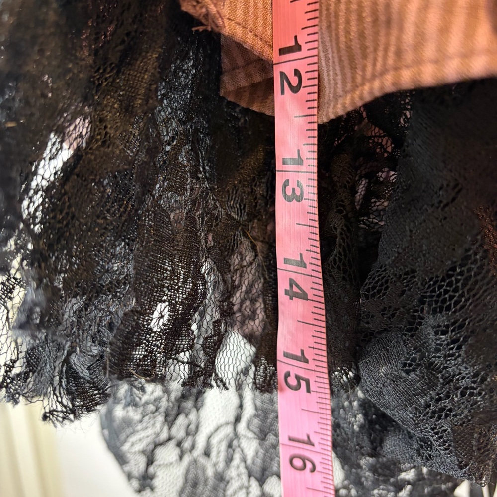 Pink Ruffle Hem Lace-Trim Bermuda Shorts - Picture 7 of 8